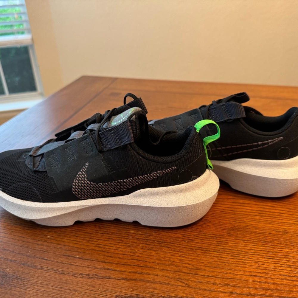 Nike Kids Black Sneakers with Neon Green Pull Tab